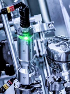 iTHERM TrustSens TM372 self-calibrating hygienic compact thermometer for higher product safety